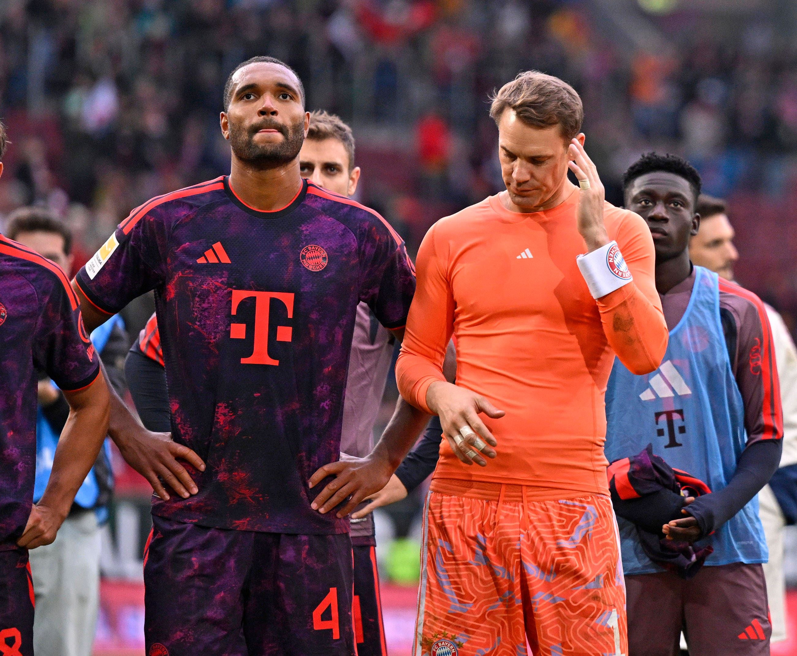 10.10.2026, Fussball Bundesliga 2026/2027, 5.Spieltag, FC Augsburg - FC Bayern München, in der WWK-Arena Augsburg, v.l. Jonathan Tah FC Bayern München und Torwart Manuel Neuer FC Bayern München sind nachdenklich und enttäuscht nach dem Spiel. ***DFL and DFB regulations prohibit any use of photographs as image sequences and/or quasi-video.*** *** October 10, 2026, 20262027 Bundesliga Season, Matchday 5, FC Augsburg vs. FC Bayern Munich, at the WWK Arena in Augsburg from left: Jonathan Tah of FC Bayern Munich and goalkeeper Manuel Neuer of FC Bayern Munich look pensive and disappointed after the game. ***DFL and DFB regulations prohibit any use of photographs as image sequences and/or quasi-video***