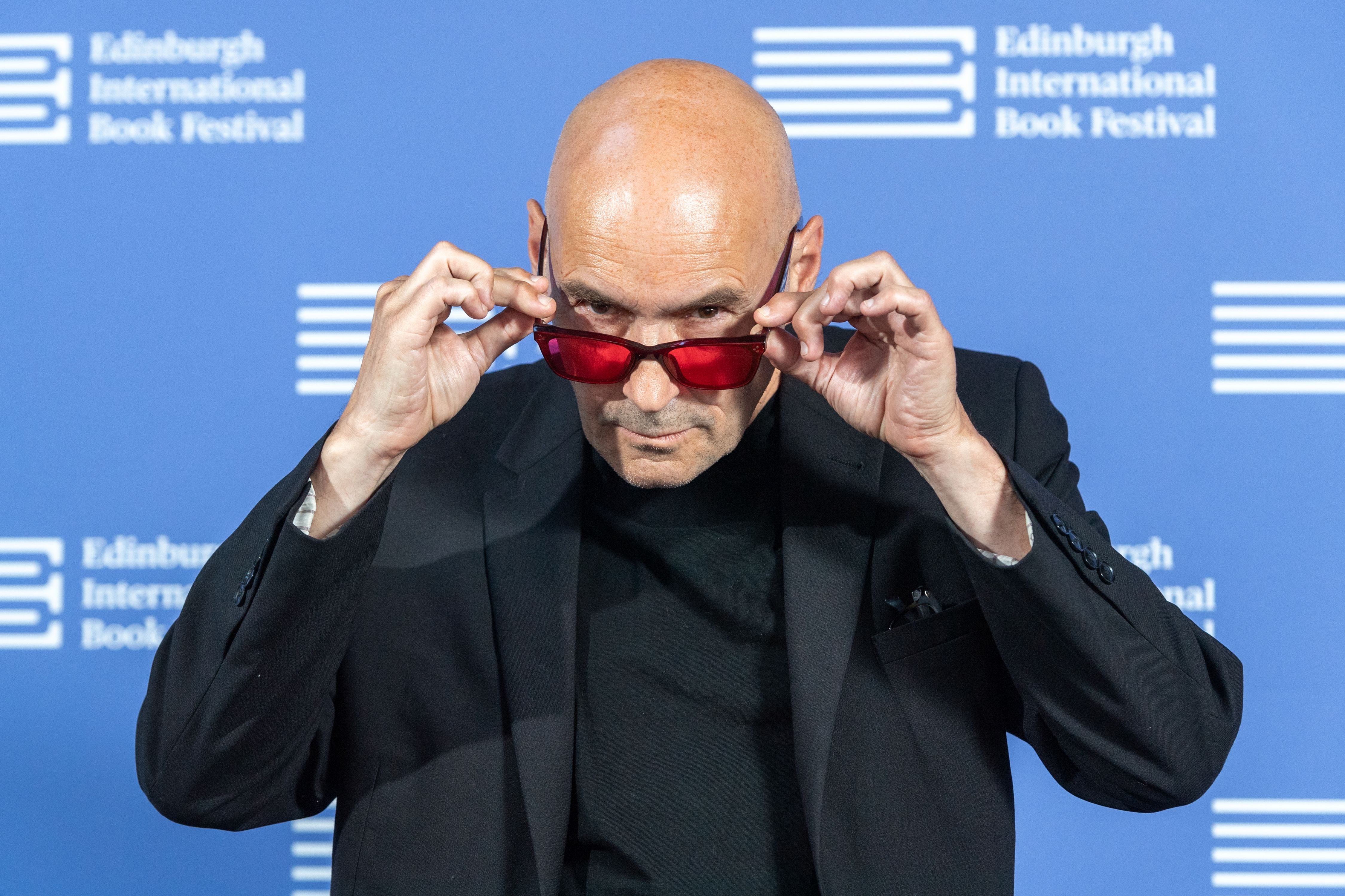Grant Morrison ist der neue Bond-Autor.