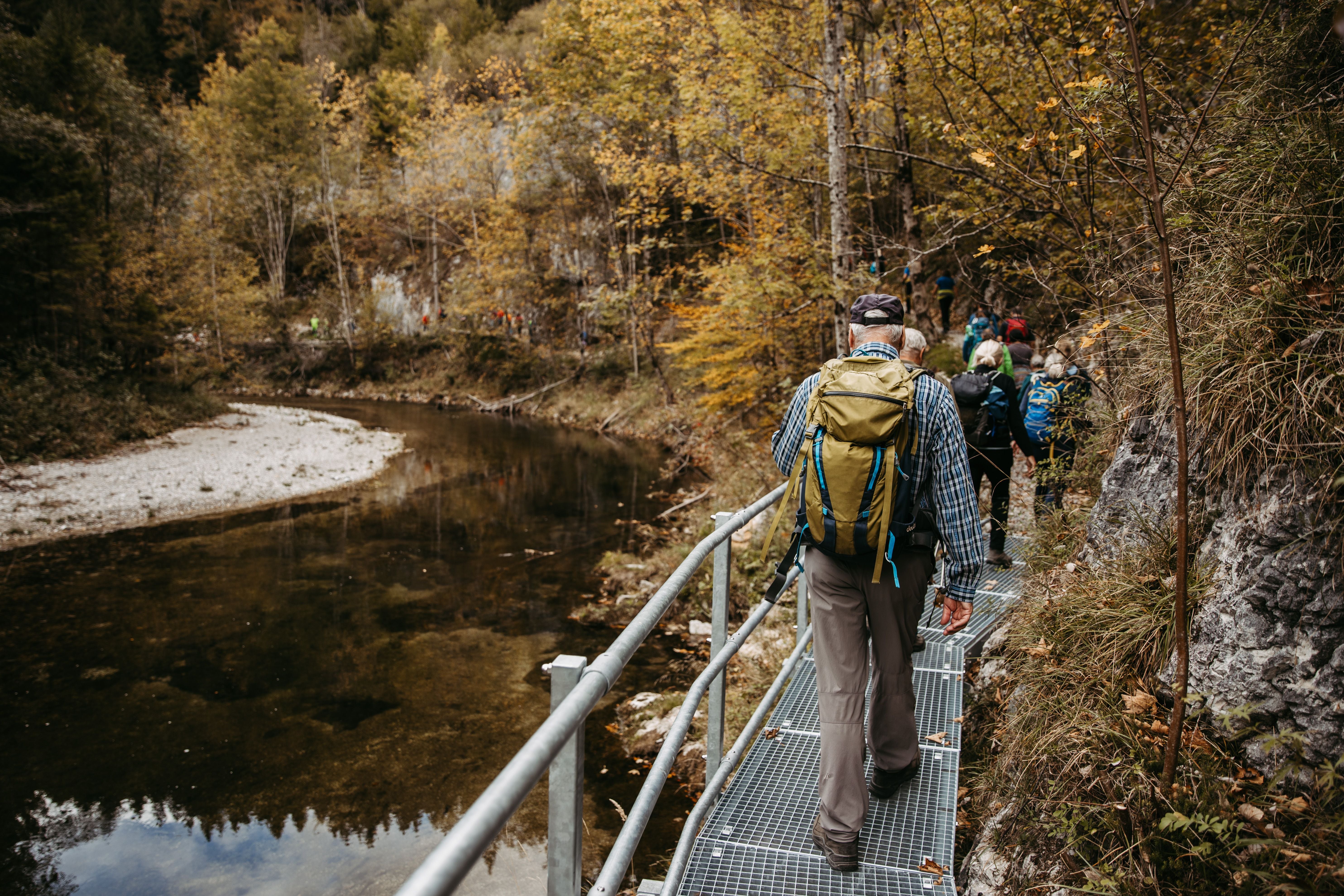 Die geführte Wanderung am Tag der Eröffnung lockte zahlreiche Besucher an.