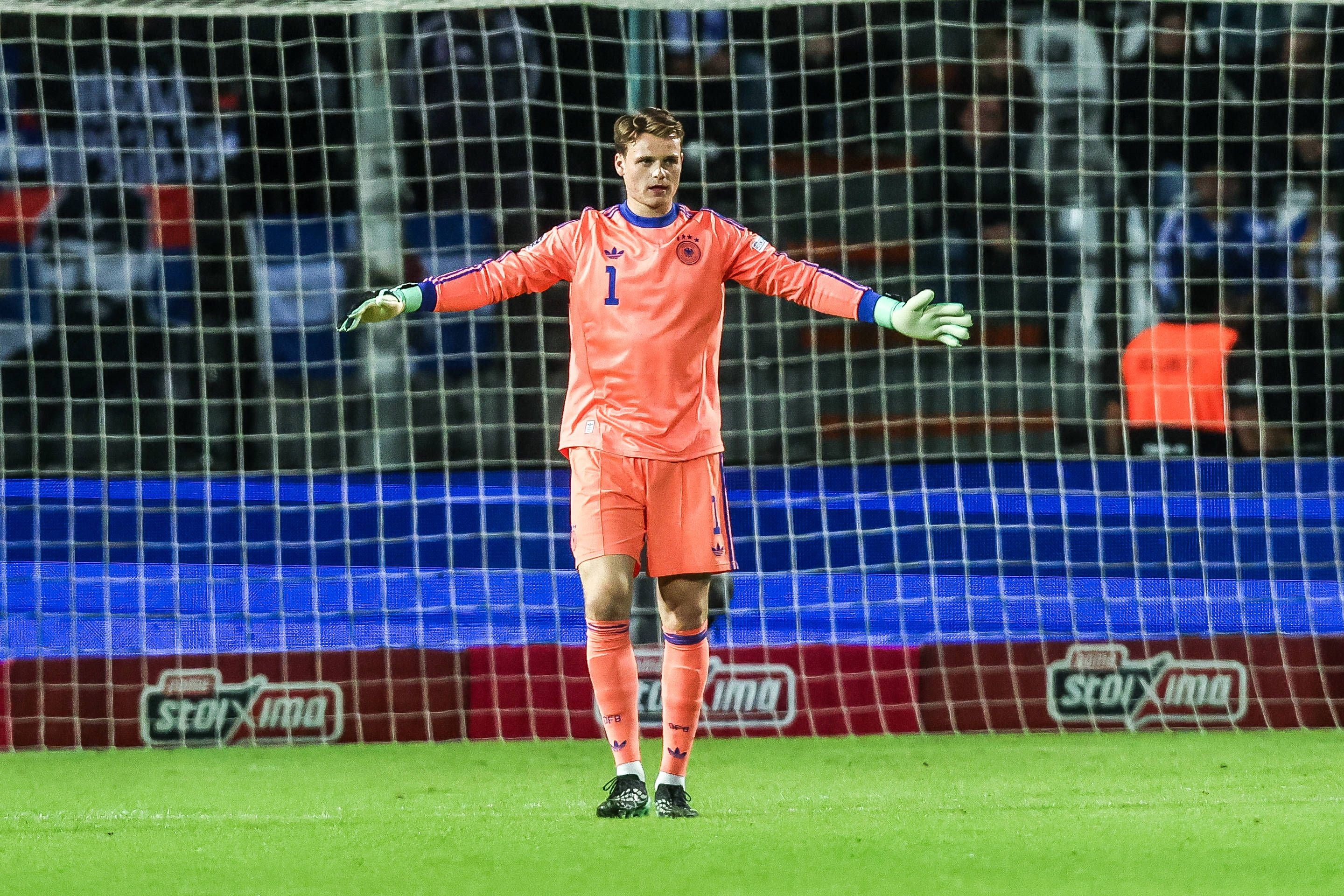 Fussball, UEFA Nations League Saison 2026/2027 Gruppe A2 - 4.Spieltag Griechenland - Deutschland 04.10.2026, Toumba Stadium Thessaloniki Jonas Urbig Deutschland, 1 Thessaloniki Toumba Stadium Griechenland *** Sports, Soccer, UEFA Nations League 20262027 Season, Group A2, Matchday 4: Greece vs. Germany, October 4, 2026, Toumba Stadium, Thessaloniki Jonas Urbig Germany, 1 Thessaloniki, Toumba Stadium, Greece