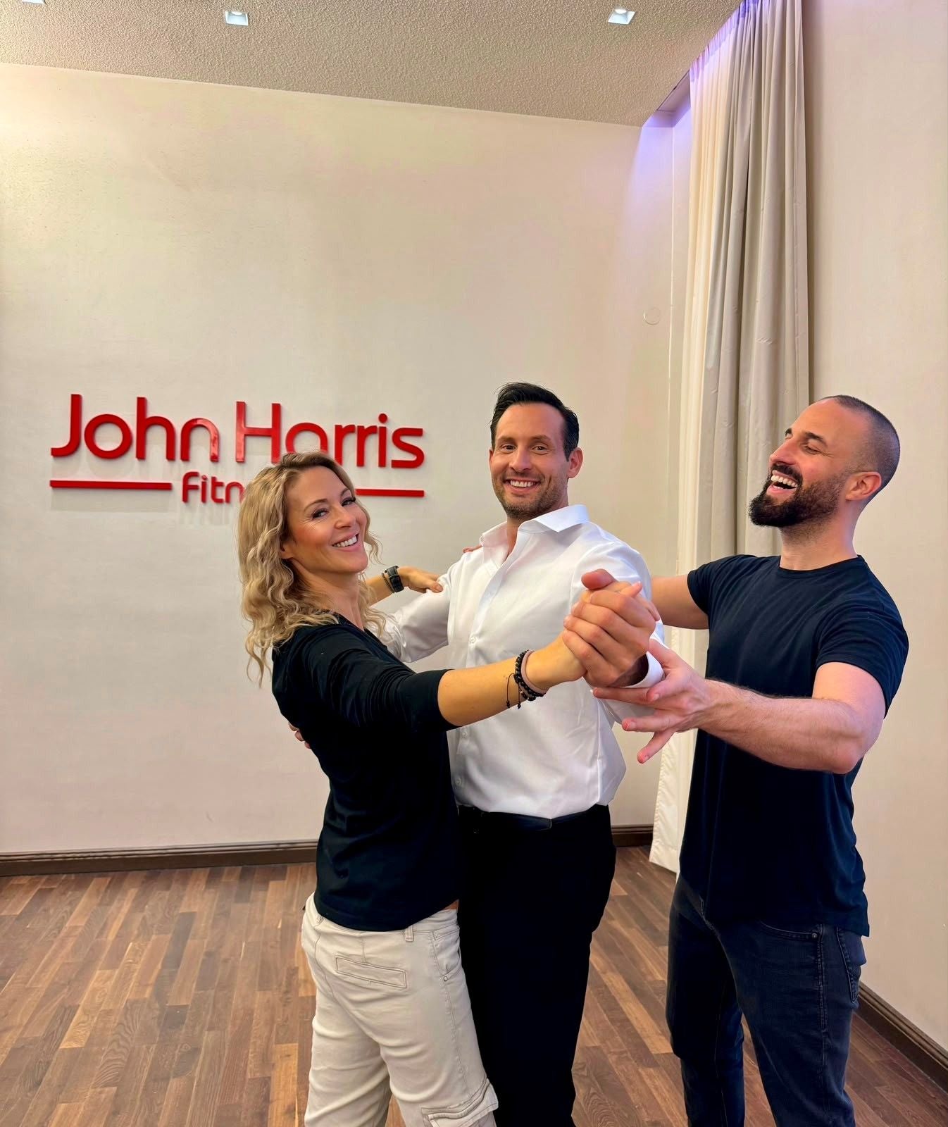 Simone Lugner und Christopher Dengg mit Tanzprofi Seref