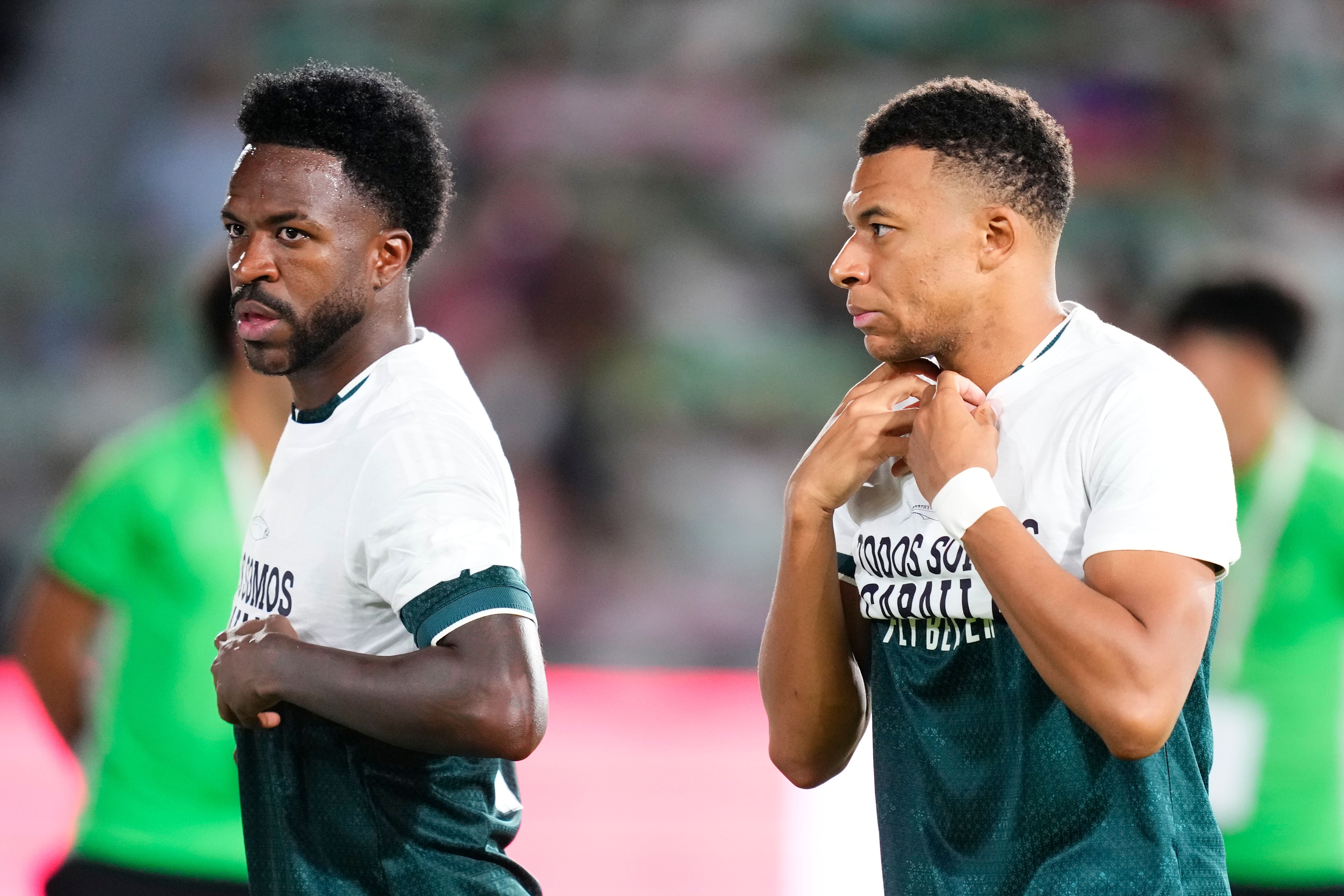 Zwei Superstars, große Egos und jede Menge Zündstoff – bei Real Madrid stellt sich immer lauter die Frage, ob Mbappé und Vinicius gemeinsam eine Zukunft haben oder einer von beiden gehen muss!
