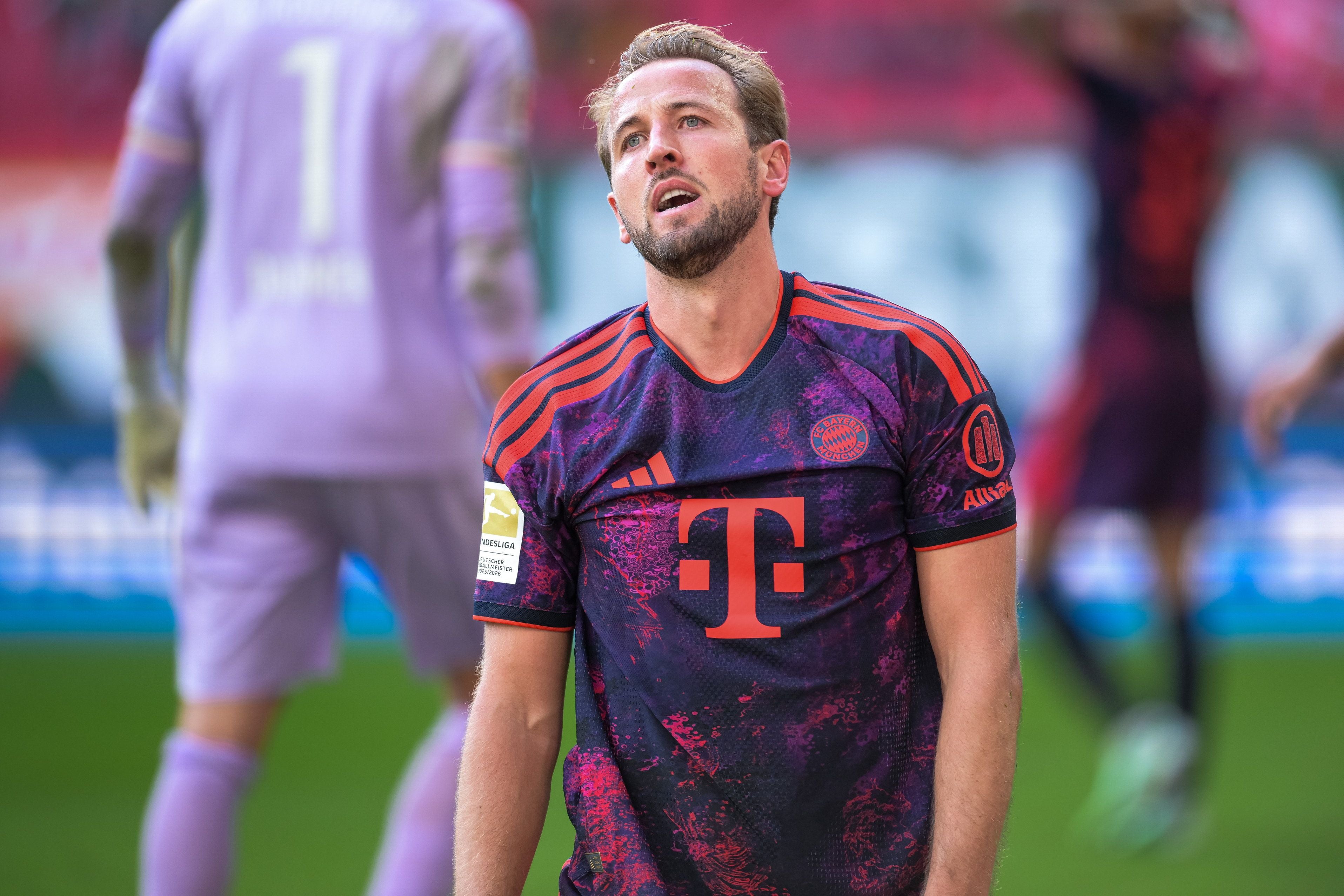 AUGSBURG,GERMANY,10.OCT.26 - SOCCER - 1. DFL, 1. Deutsche Bundesliga, FC Augsburg vs FC Bayern Muenchen. Image shows the disappointment of Harry Kane (Bayern). Photo: GEPA pictures/ Witters/ Markus Fischer - ATTENTION - COPYRIGHT FOR AUSTRIAN CLIENTS ONLY - DFL regulations prohibit any use of photographs as image sequences and/or quasi-video