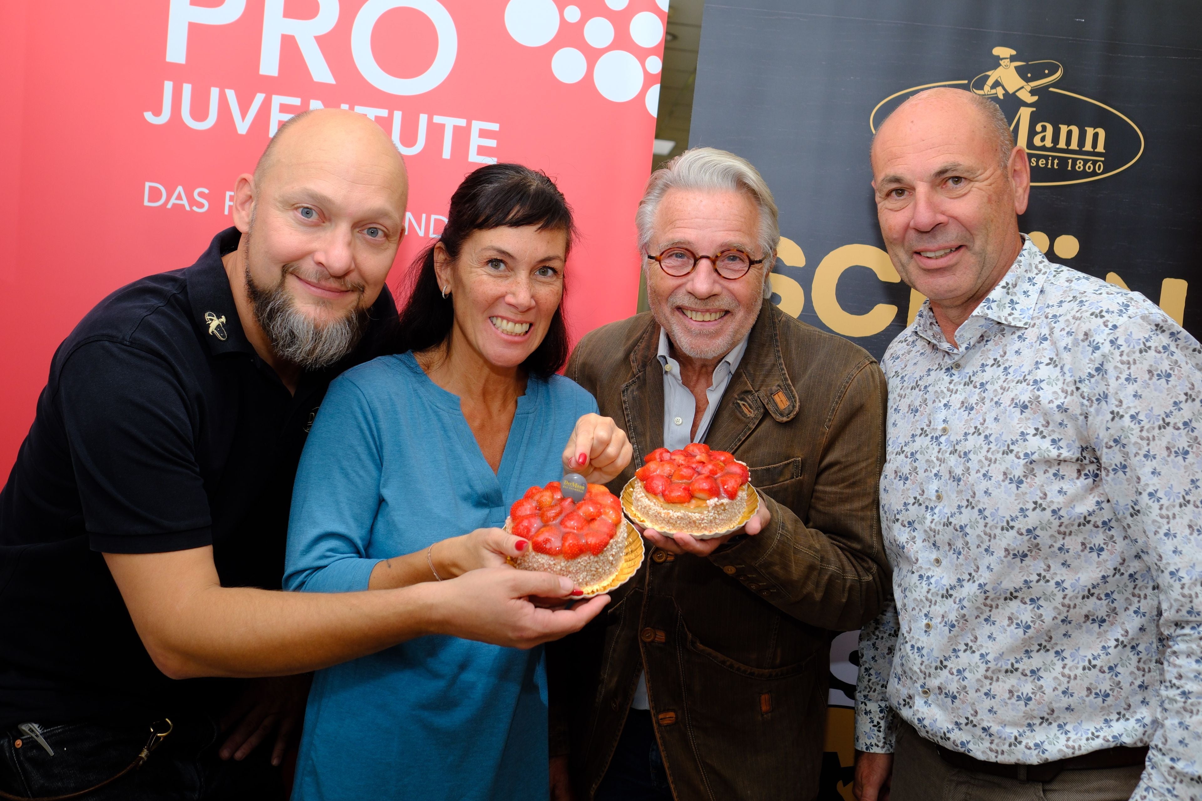 Michael Mann, Adriana Zartl, Adi Hirschal und Ernst Marth von Pro Juventute