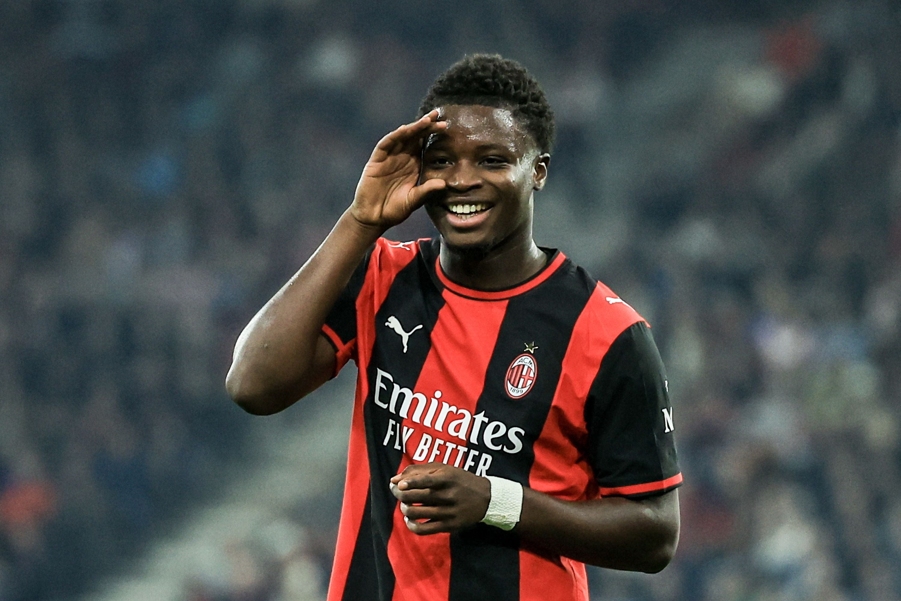 epa13306712 Alphadjo Cisse of AC Milan celebrates after he scores the 1-0 lead during the UEFA Europa League match-day 2 between FC Salzburg and AC Milan, Austria, 15 October 2026. EPA/MARTIN DIVISEK