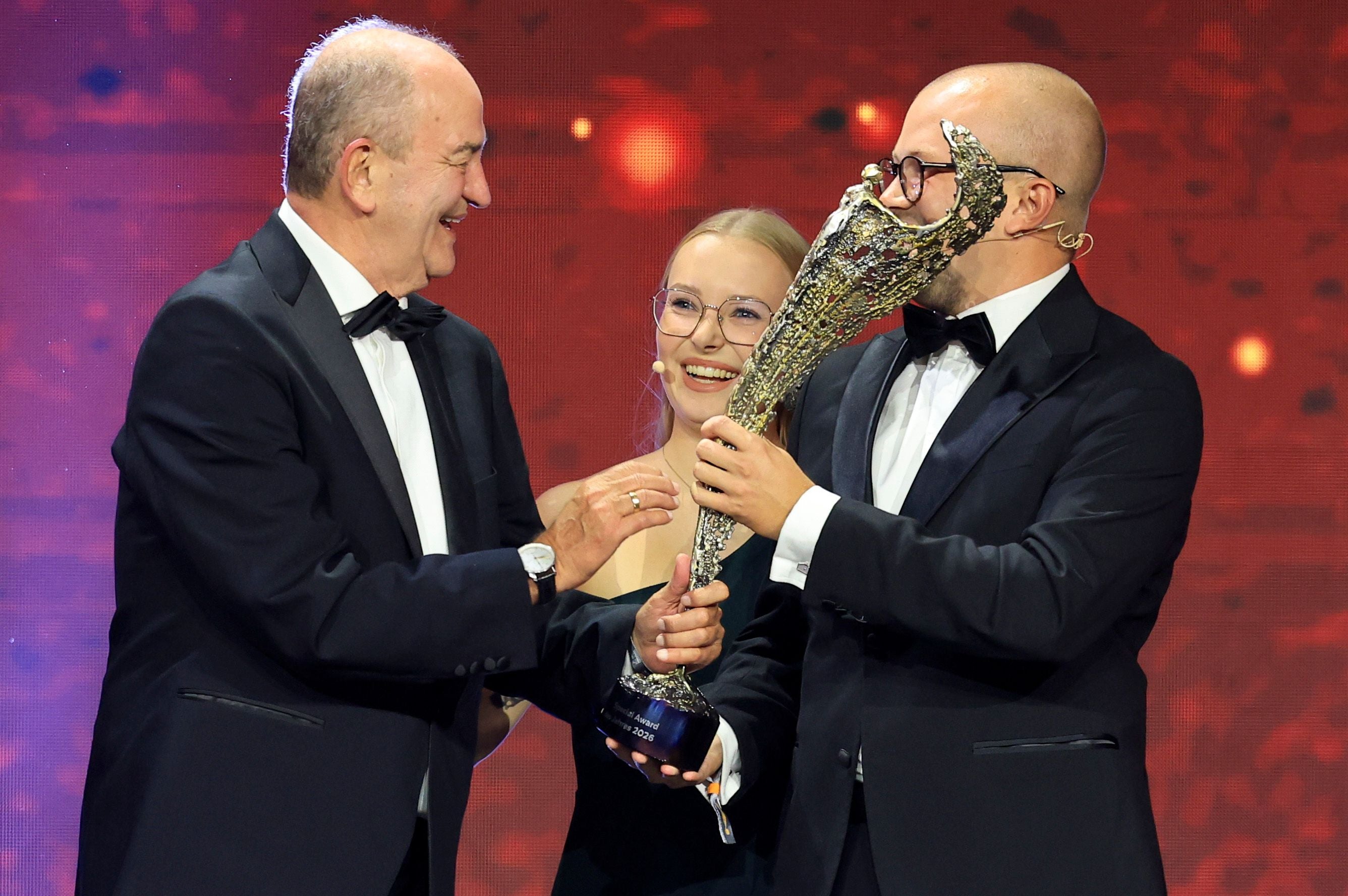 Gänsehaut-Moment und Standing Ovations, als Jahrhundert-Fußballer Herbert Prohaska (71) mit dem "Special Award" für sein Lebenswerk geehrt wurde.