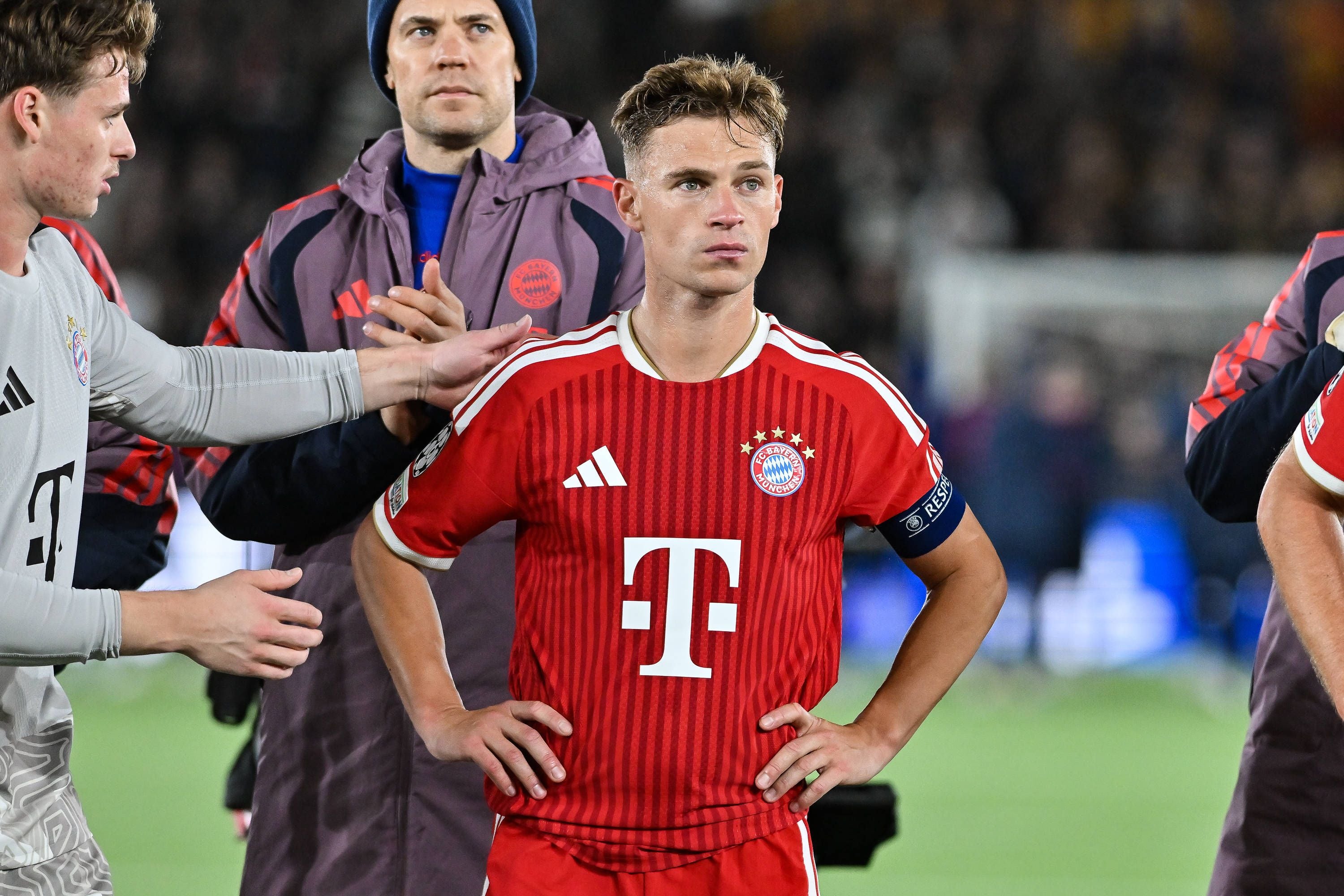 STAVANGER, NORWAY 13. OCTOBER: Players from Munich are sad after the Champions League Match between Viking FK vs. FC Bayern Munich at Matchday 2 at Lyse Arena / Joshua KIMMICH FC Bayern Munich 6 Copyright: xBEAUTIFULxSPORTS/Goldbergx