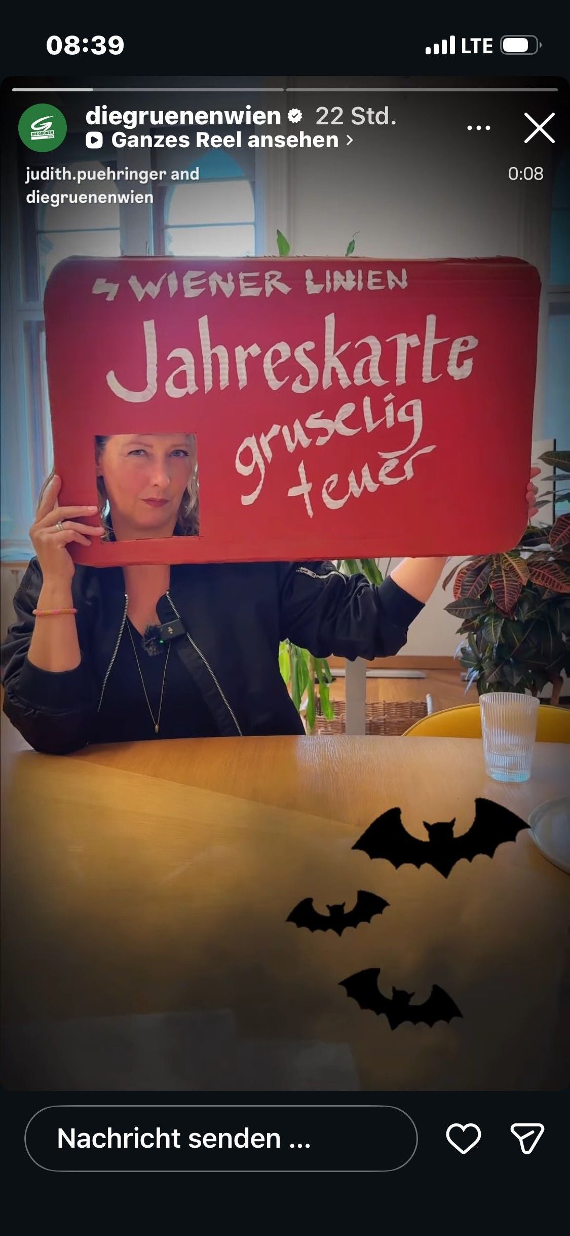 Ein spukhaft schreckliches Kostüm.