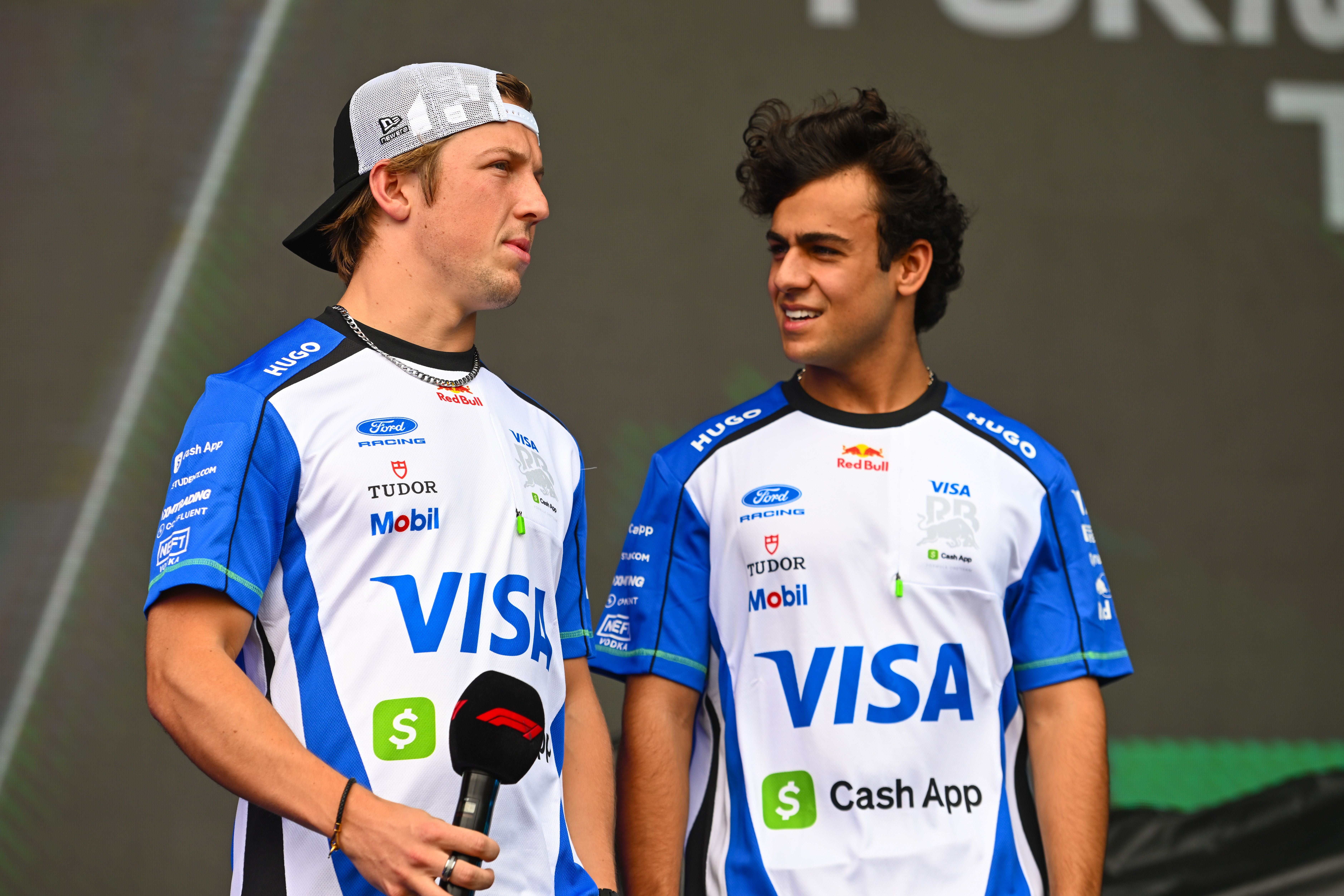 Liam Lawson und Arvid Lindblad kämpfen noch um ihr Cockpit 2027.
