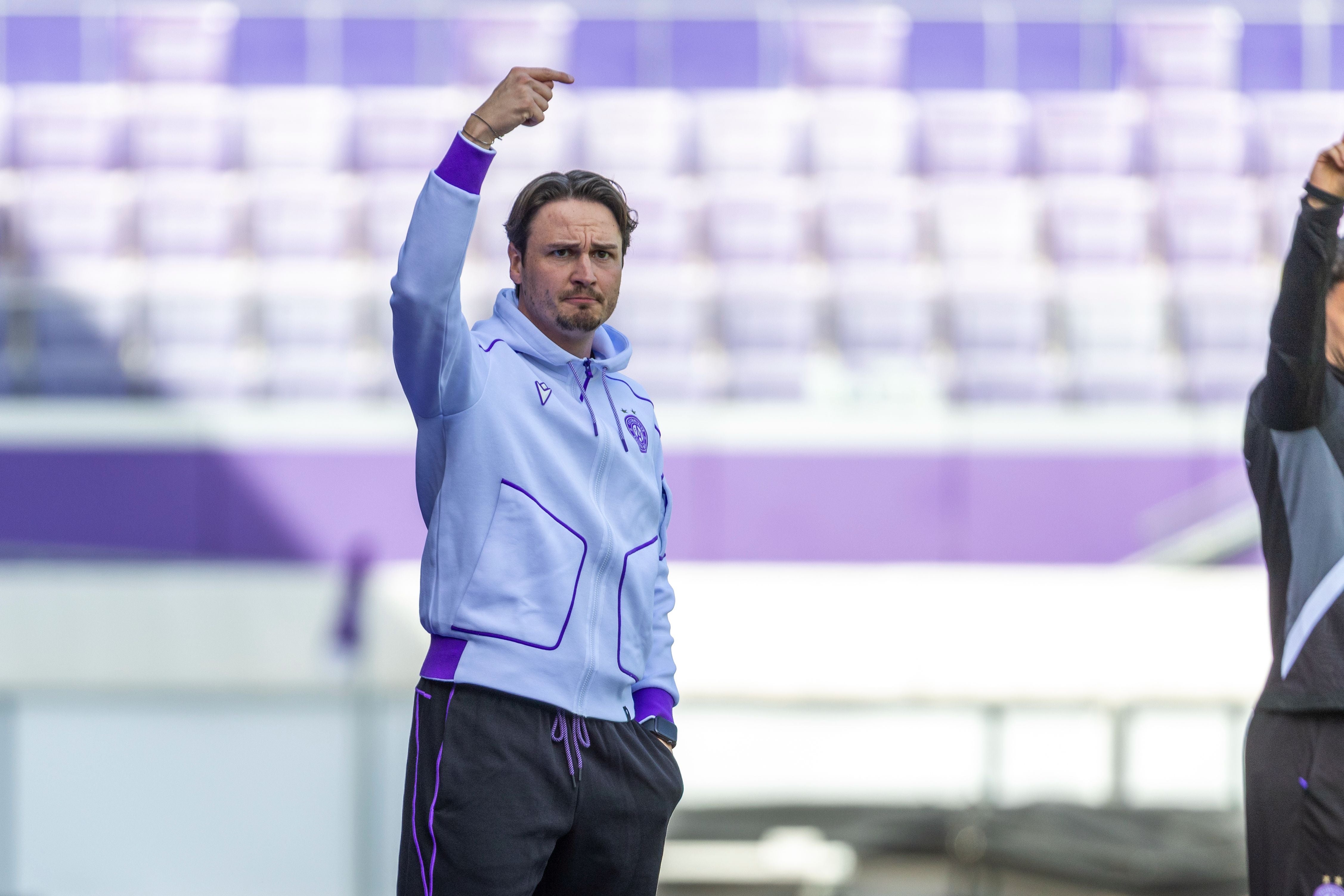 VIENNA,AUSTRIA,20.SEP.26 - SOCCER - ADMIRAL 2. Liga, Young Violets Austria Wien vs SK Rapid Wien II. Image shows head coach Maximilian Uhlig (Young Violets). Photo: GEPA pictures/ Philipp Brem