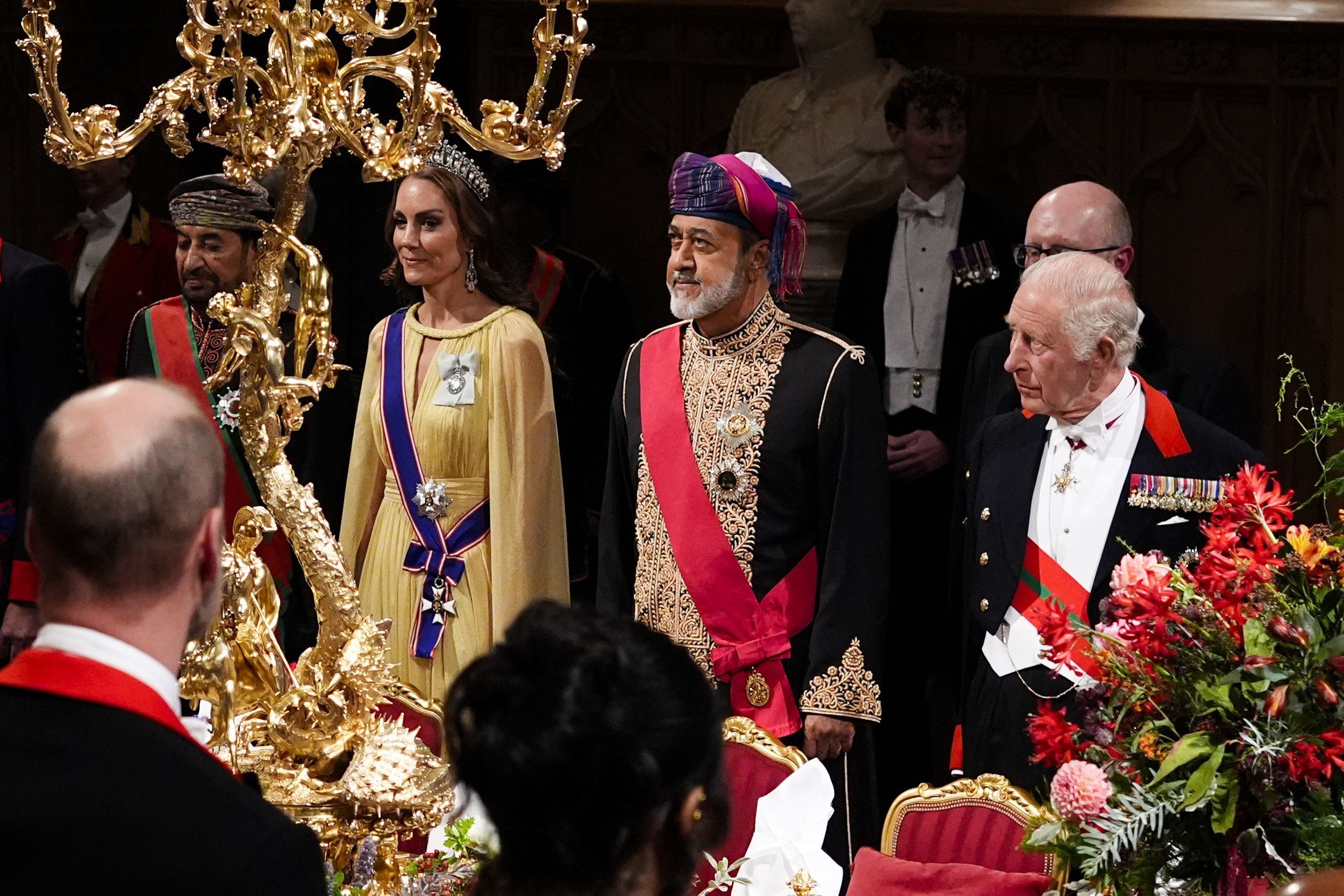 Sultan Haitham, Prinzessin Kate und König Charles III. beim Staatsbankett in Windsor Castle.