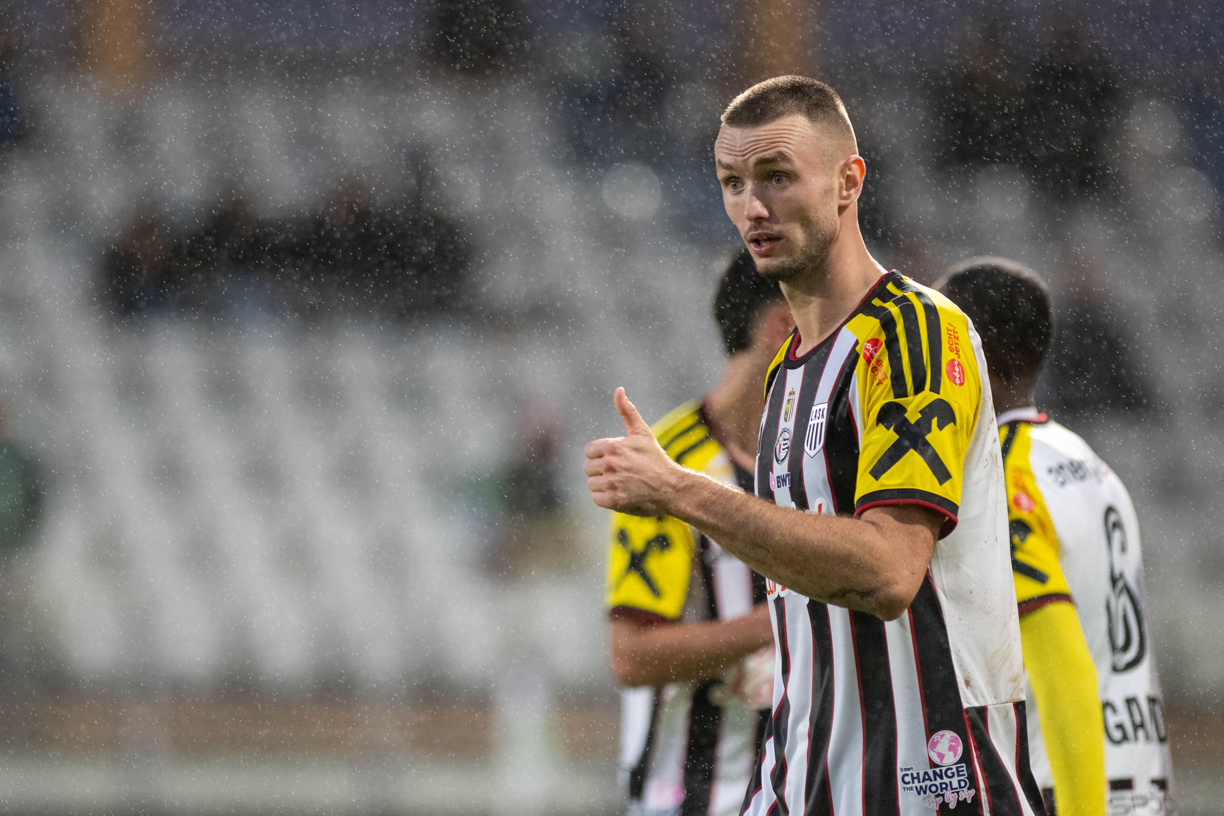 LUSTENAU,AUSTRIA,17.OCT.26 - SOCCER - ADMIRAL Bundesliga, SC Austria Lustenau vs Linzer ASK. Image shows the rejoicing of Sasa Kalajdzic (LASK). Photo: GEPA pictures/ Oliver Lerch