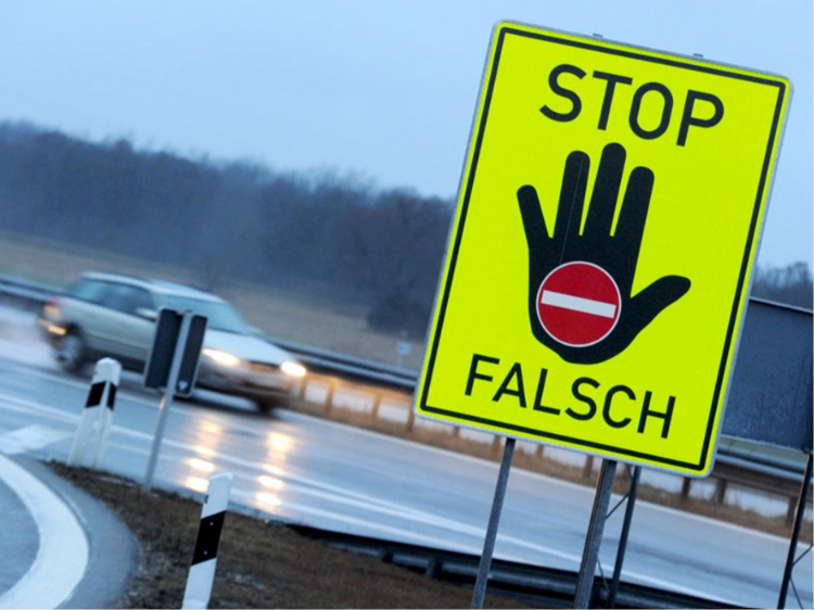 Der überlebende Geisterfahrer ist nun in Untersuchungshaft.