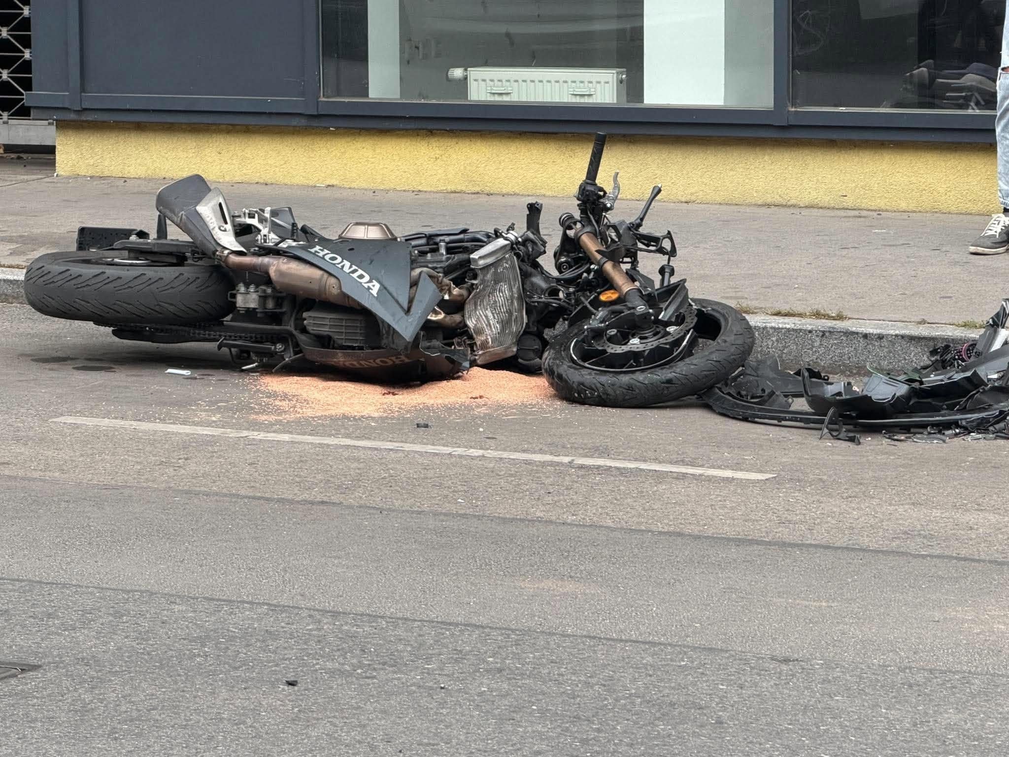 Die Maschine des schwer verunglückten Bikers.