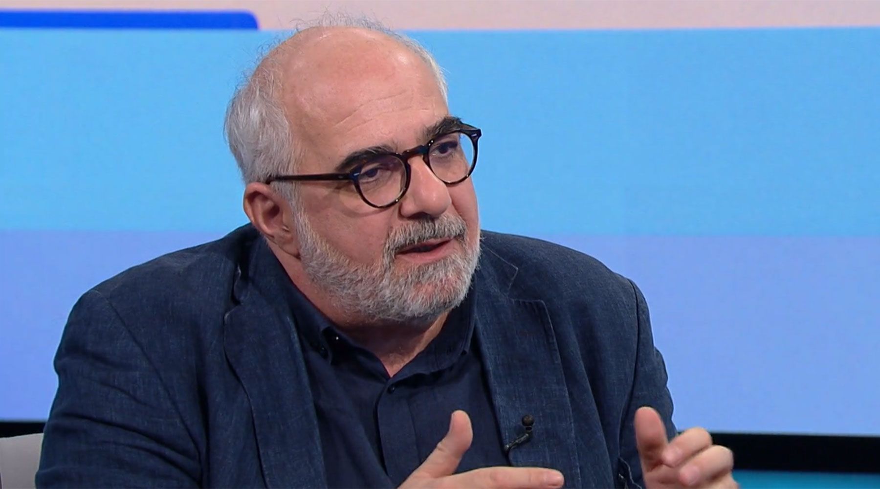 Michael Niavarani bei "Hinter den Schlagzeilen"