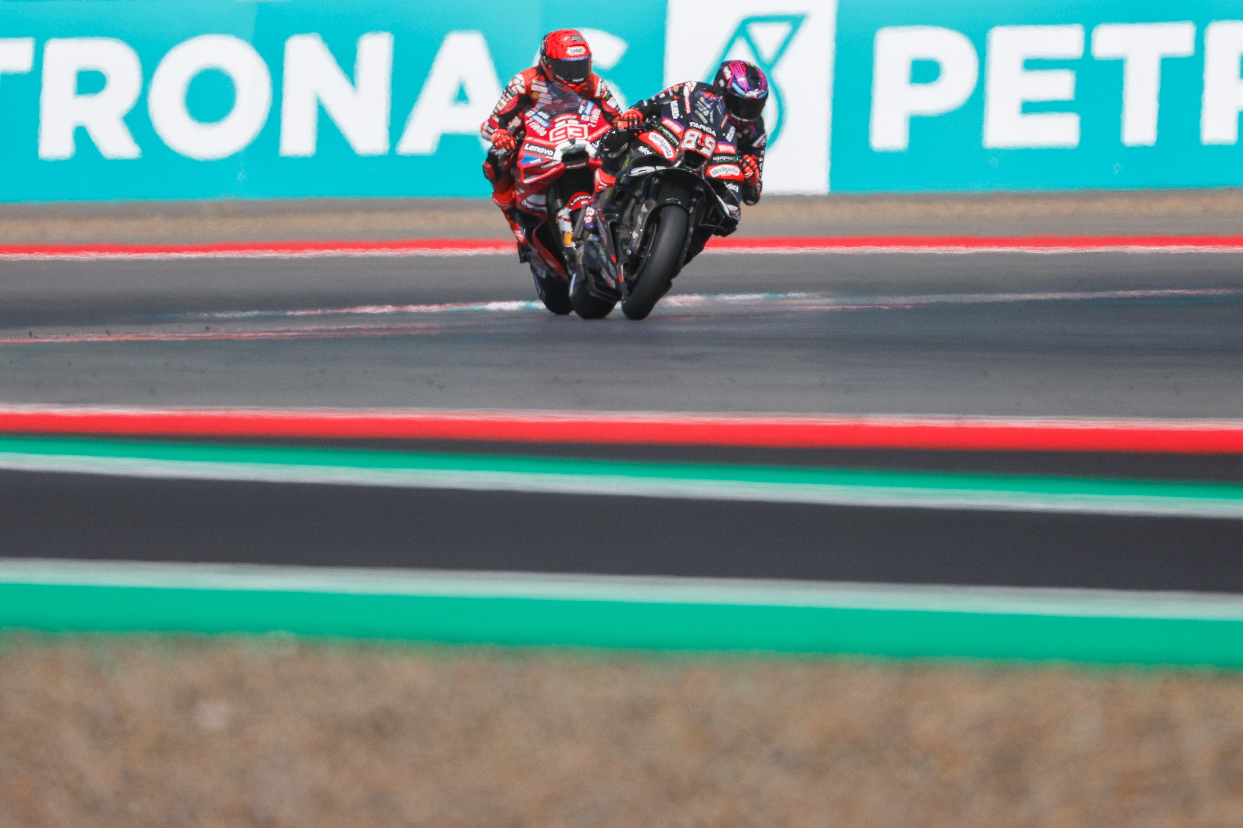 Packendes Duell in der MotoGP.