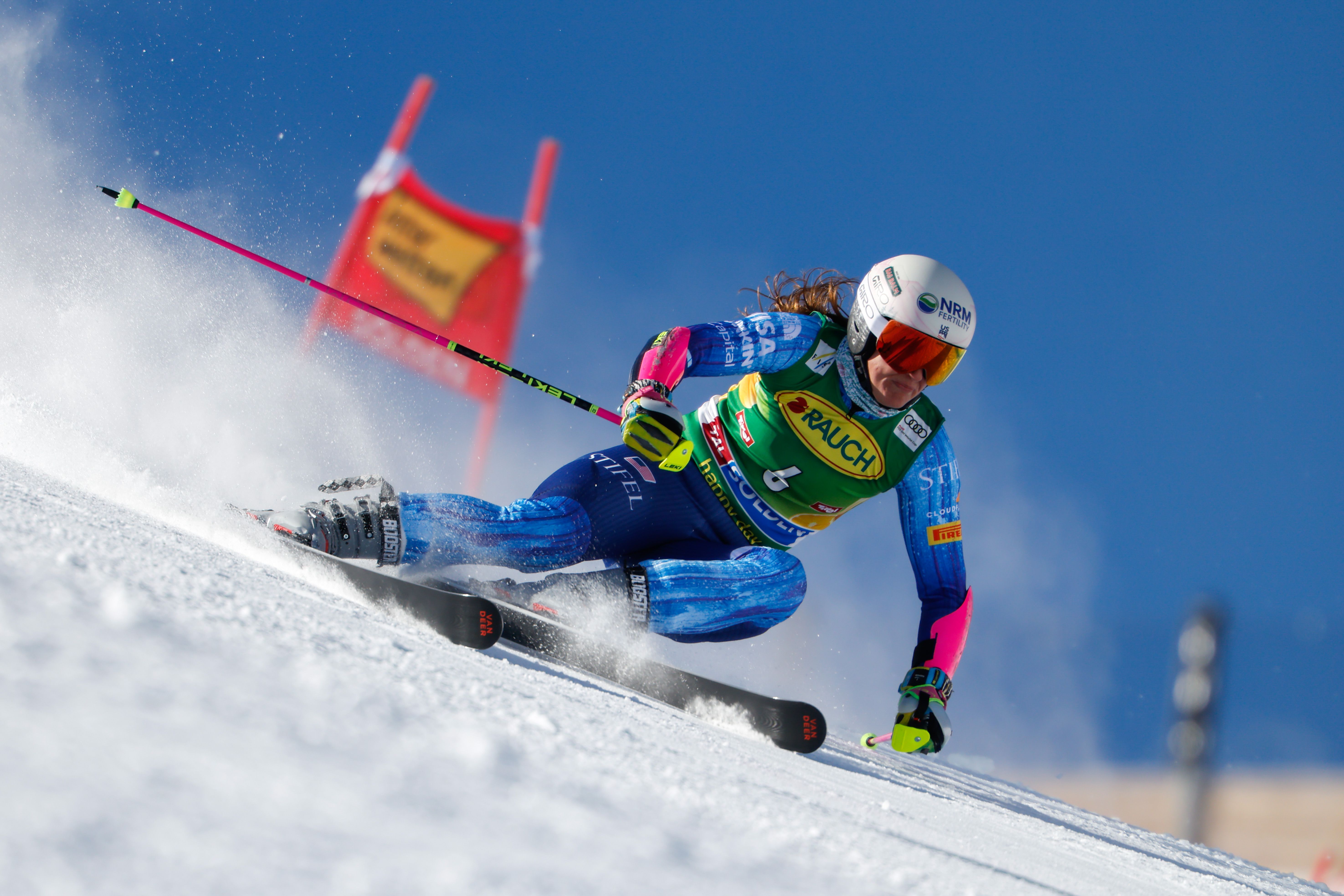 Paula Moltzan gewinnt sensationell den Weltcup-Auftakt in Sölden.