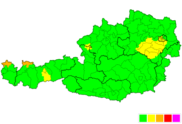 Wind-Warnkarte für Österreich mit teils gelben und orangefarbenen Zonen.
