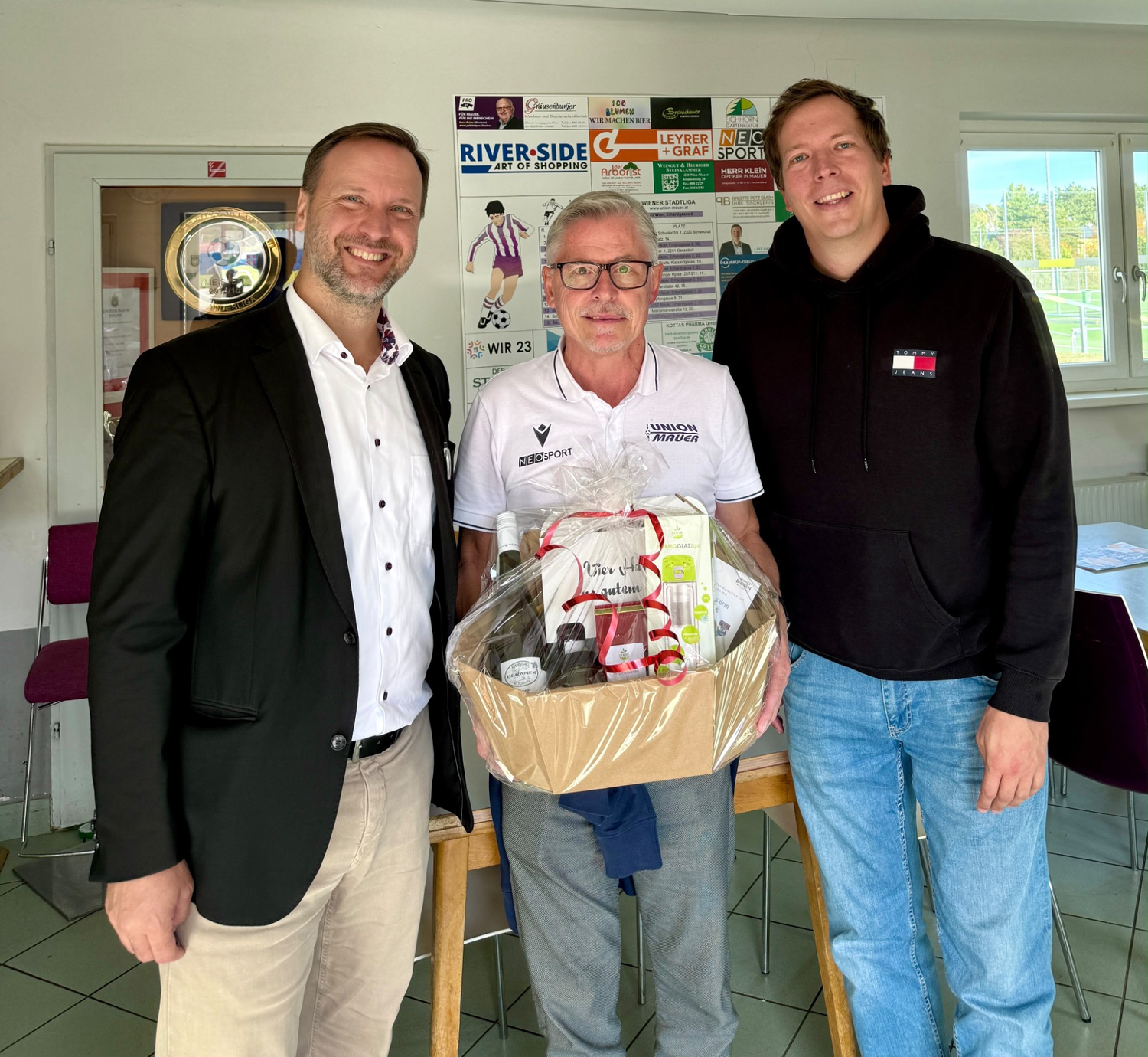 Markus Fiala und Patrick Gasselich (beide ÖVP) bei der Sportunion Mauer.