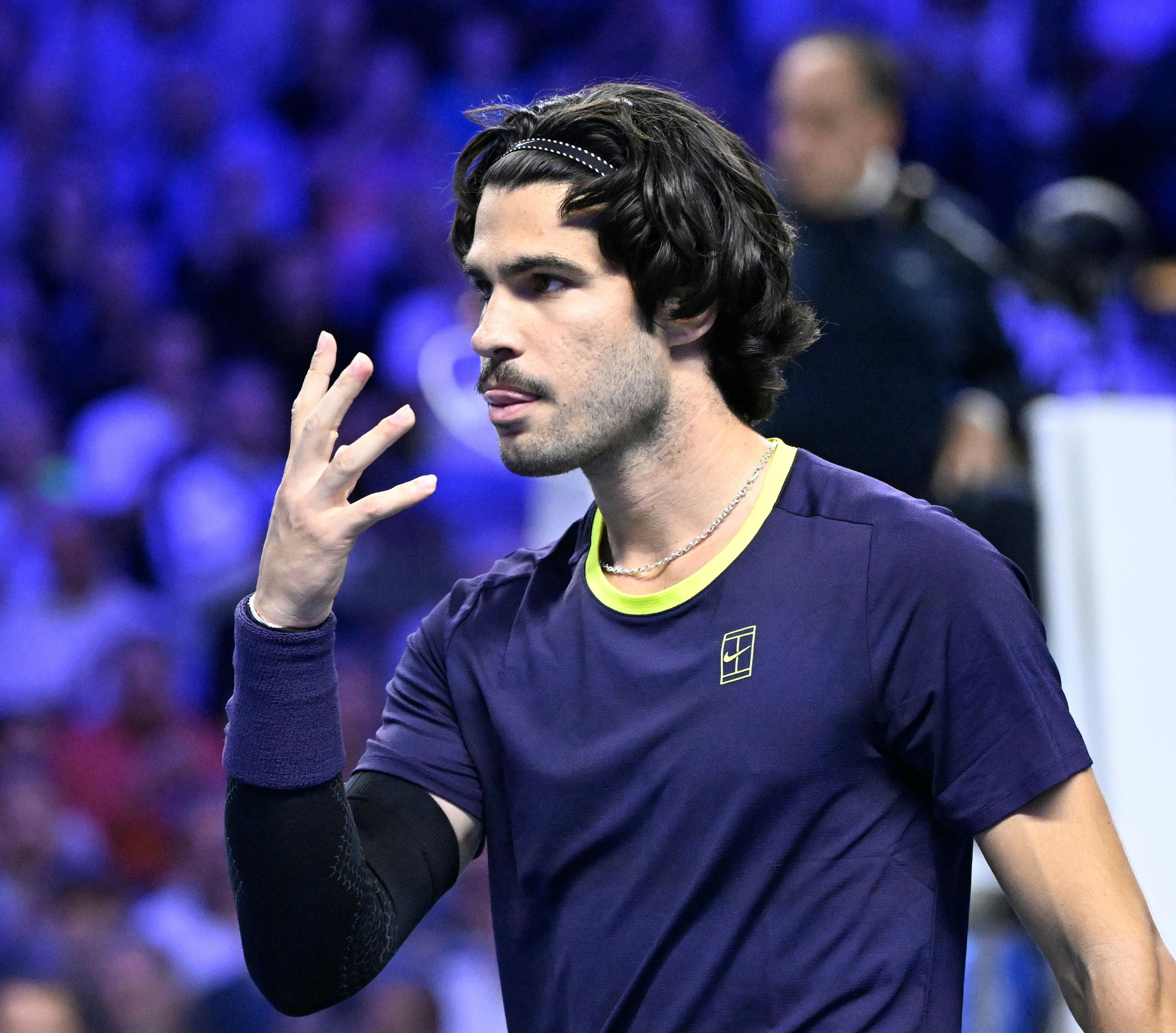 Carlos Alcaraz musste gegen Nikoloz Basilashvili im Tiebreak zittern, steht aber im Viertelfinale der Erste Bank Open.