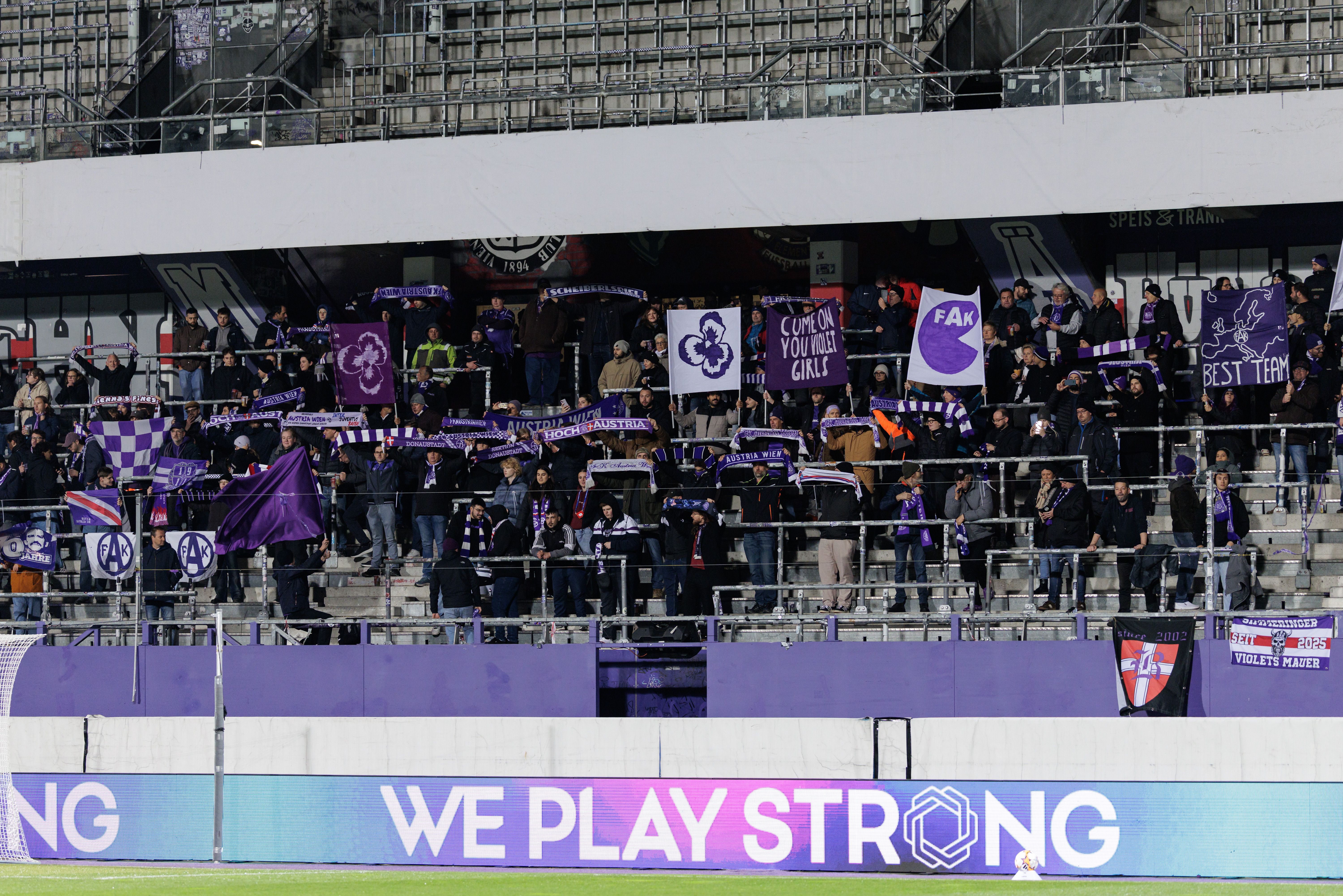 VIENNA,AUSTRIA,29.OCT.26 - SOCCER - UEFA Women’s Champions League, FK Austria Wien vs Juventus FC. Image shows fans of A.Wien. Photo: GEPA pictures/ Armin Rauthner