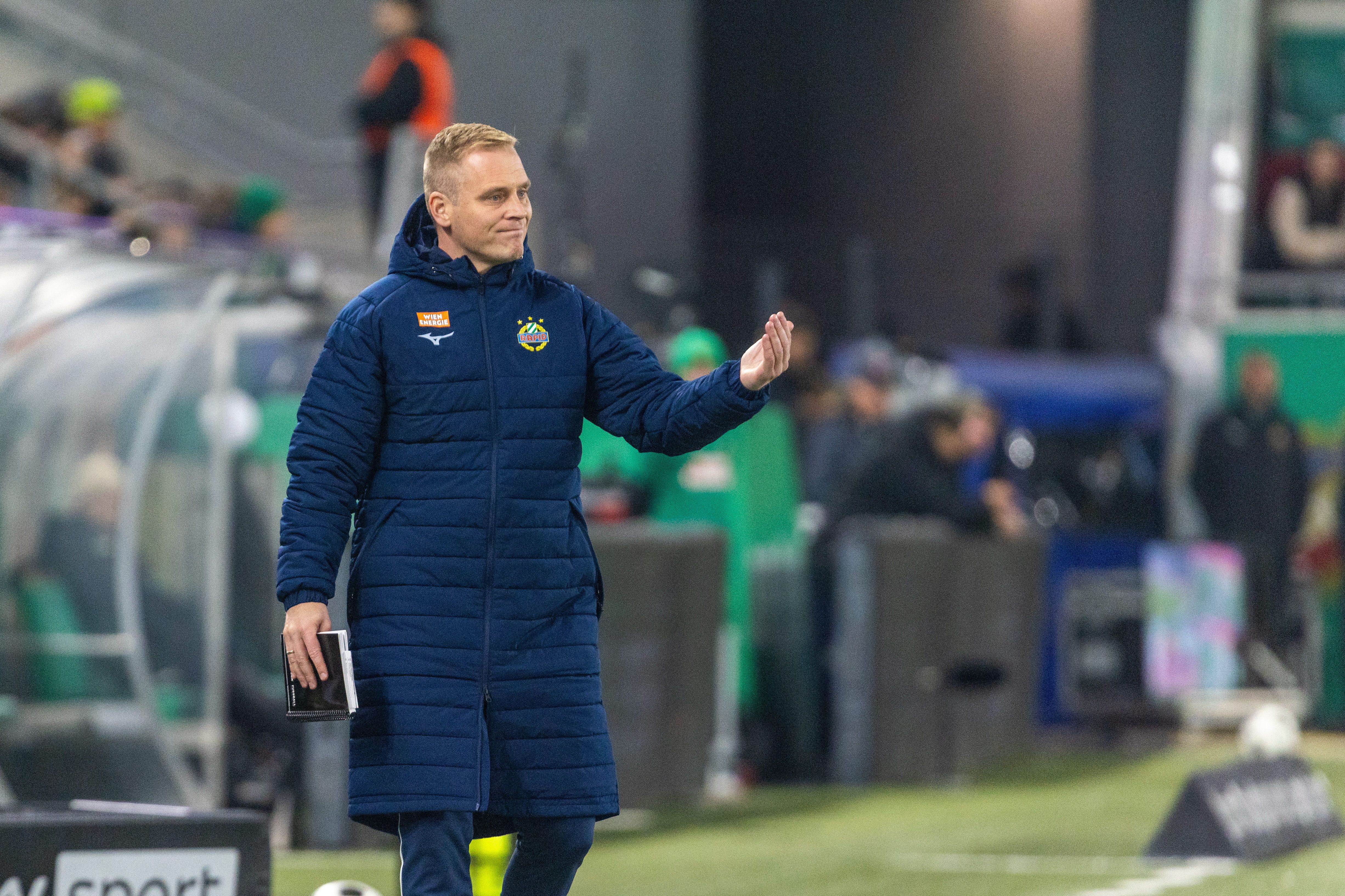 VIENNA,AUSTRIA,24.OCT.26 - SOCCER - ADMIRAL Bundesliga, SK Rapid Wien vs SC Austria Lustenau. Image shows head coach Johannes Hoff Thorup (Rapid). Photo: GEPA pictures/ Philipp Brem