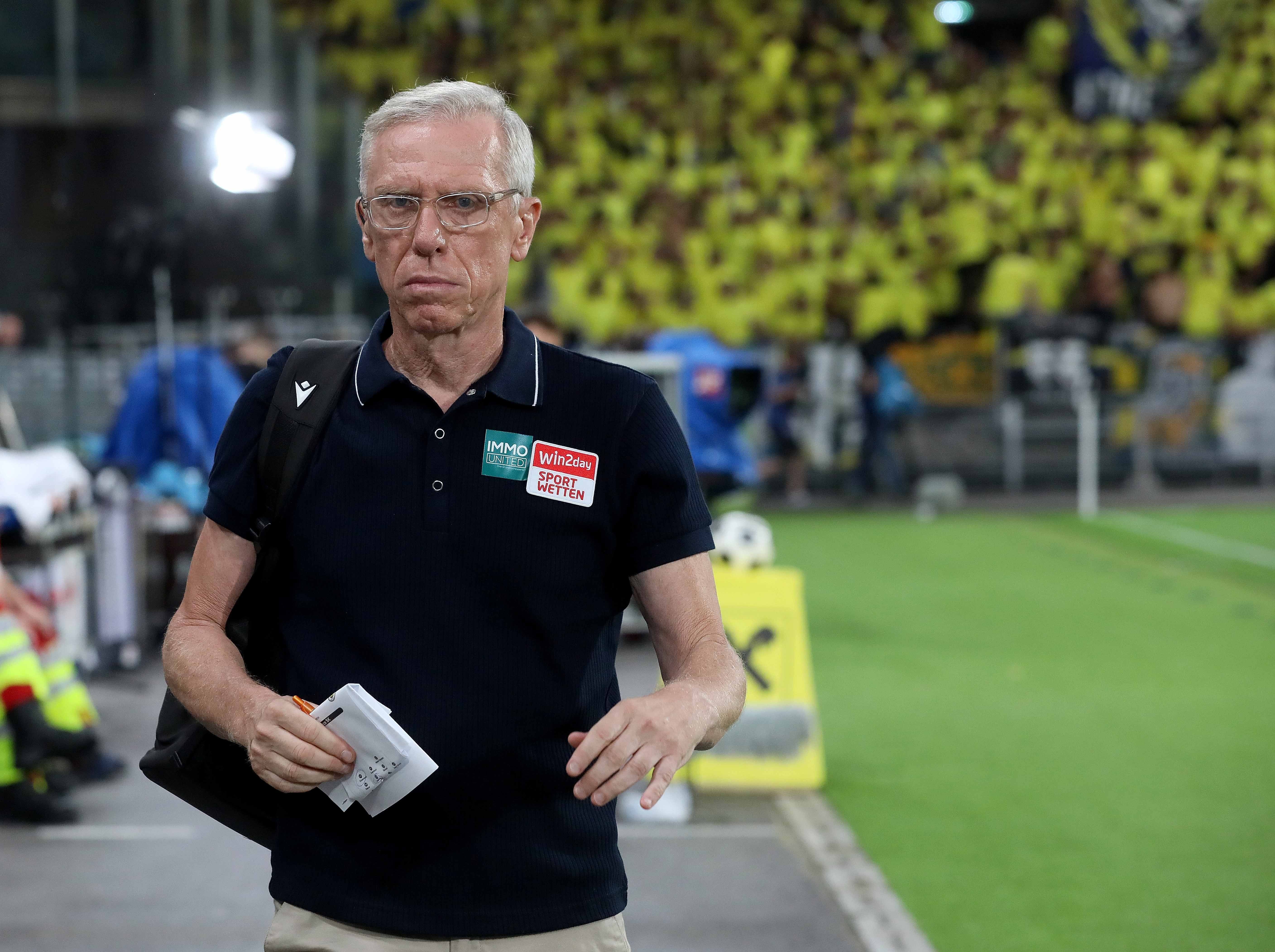 p20260811_6138 Fußball 3. Runde der UEFA Champions League-Qualifikation SK Sturm Graz vs. Fenerbahce SK (0:1 Endstand, 0:0 Halbzeit) am 11.08.2026. Bild zeigt: v.l. Peter STÖGER. Foto © by der Plankenauer, www.der-plankenauer.at